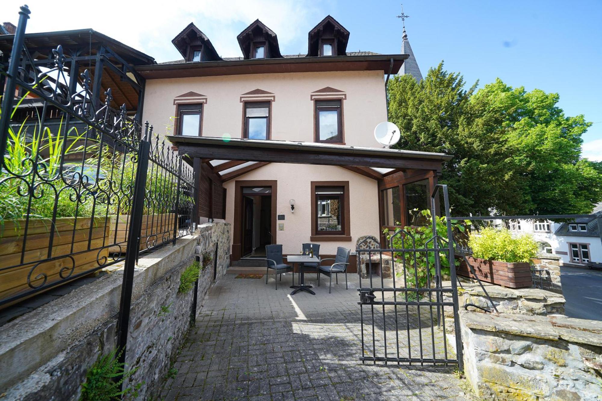 Haus Daniela Oberstadt Cochem Exterior foto